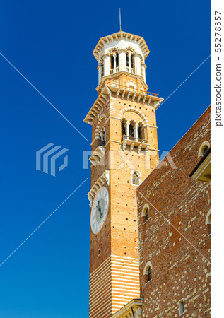 Torre dei Lamberti clock tower of Palazzo della Ragione palace building Torre dei Lamberti clock tower of Palazzo della Ragione palace building 85278357