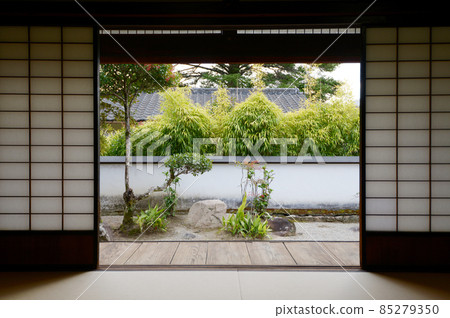 Bitchū-Takahashi Samurai House 舊萩原家 從榻榻米房間欣賞花園 岡山縣高橋市 85279350