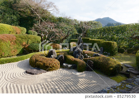 由岡山縣高橋市小堀遠州建造的庭園寄居寺Bitchū-Takahashi 由岡山縣高橋市小堀遠州建造的庭園寄居寺Bitchū-Takahashi 85279530