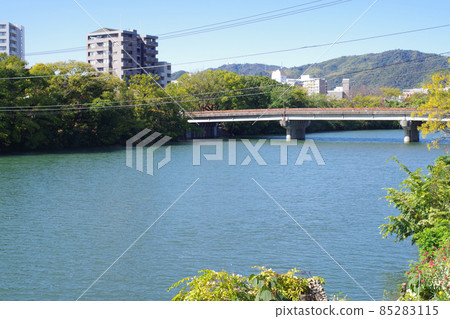 從牛南地區眺望京橋川 從牛南地區眺望京橋川 85283115