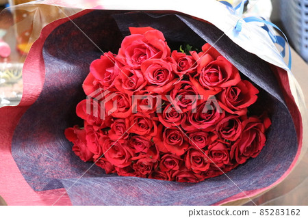 Red rose rose bouquet red bouquet of flowers Red rose rose bouquet red bouquet of flowers 85283162