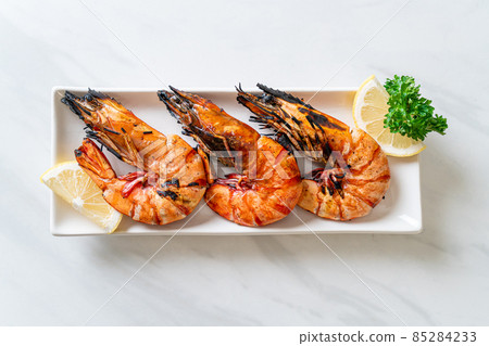 grilled tiger prawns or shrimps 85284233