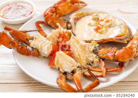 Steamed egg crab with fresh milk Steamed egg crab with fresh milk 85284240