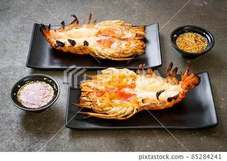 Grilled Fresh Giant River Prawn Grilled Fresh Giant River Prawn 85284241