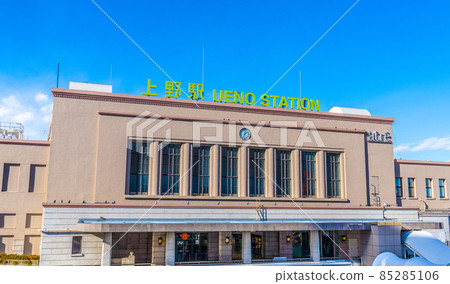 東京的都市風景看法在上野站等。 東京的都市風景看法在上野站等。 85285106