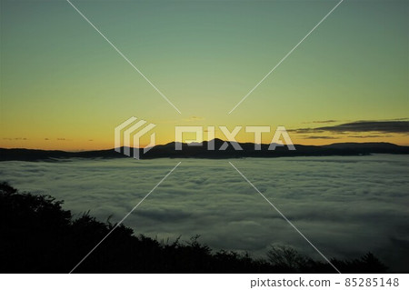 秋天遠野盆地的雲海 秋天遠野盆地的雲海 85285148