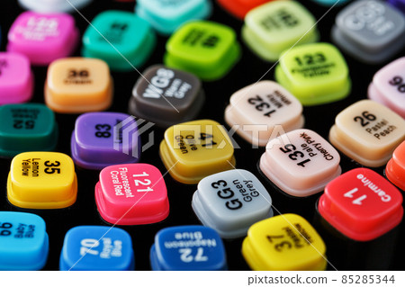 Professional markers for sketching close-ups of different colors. Professional markers for sketching close-ups of different colors. 85285344