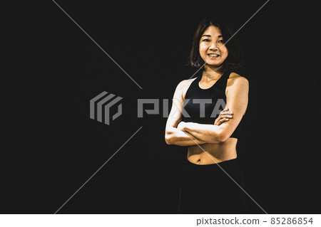 女性身體化妝(雙臂交叉) 女性身體化妝(雙臂交叉) 85286854