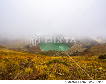 Fog-covered crater lake (Miyagi prefecture, Zao, Okama) Fog-covered crater lake (Miyagi prefecture, Zao, Okama) 85286954