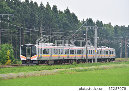 信越本線東光帶JR東E129系列B2組織(新潟) 信越本線東光帶JR東E129系列B2組織(新潟) 85287076
