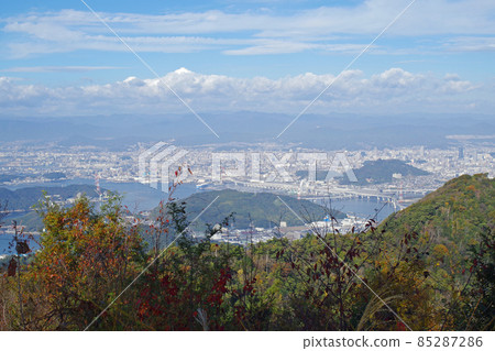 從明郡中野山眺望廣島灣的秋景 85287286