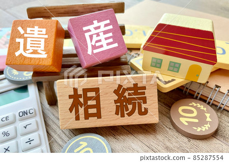 Image of calculating inheritance Image of calculating inheritance 85287554