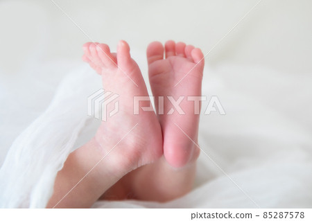 新生兒的小腳 85287578