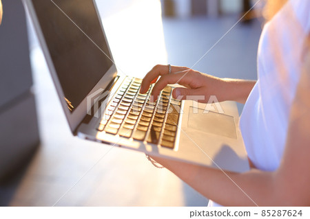 Hand business woman press touchpad keyboard laptop Hand business woman press touchpad keyboard laptop 85287624