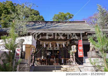 Haiden of Towatari Shrine before the New Year Haiden of Towatari Shrine before the New Year 85290407