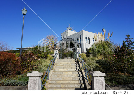 Bluff 99 Garden後面的橫濱地方氣象台（橫濱市中區山手町山手本通） 85291253