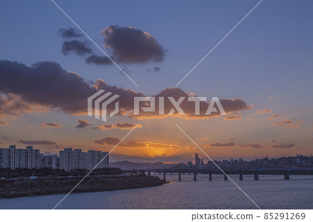 Sunset view from Seongsu Bridge Sunset view from Seongsu Bridge 85291269