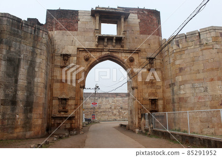 inside view of main entrance gate. Champaner-Pavagadh Archaeological Park, a UNESCO World Heritage Site, is located in Panchmahal district in Gujarat, India inside view of main entrance gate. Champaner-Pavagadh Archaeological Park, a UNESCO World Heritage Site, is located in Panchmahal district in Gujarat, India 85291952