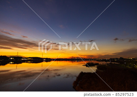 Evening view of Lake Teganuma in Chiba Prefecture 85297523