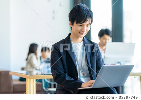 Young businessman in the office 85297749