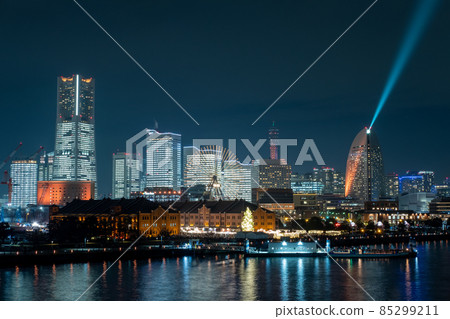 Night view of Minato Mirai lit throughout the building as seen from Osanbashi, Yokohama City, Kanagawa Prefecture Night view of Minato Mirai lit throughout the building as seen from Osanbashi, Yokohama City, Kanagawa Prefecture 85299211