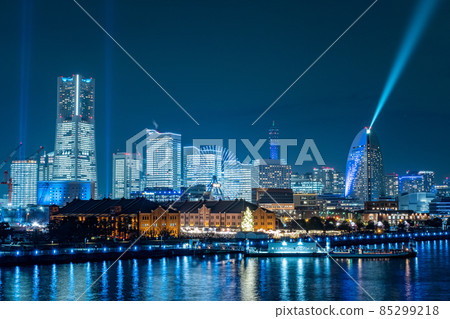 Night view of Minato Mirai lit throughout the building as seen from Osanbashi, Yokohama City, Kanagawa Prefecture Night view of Minato Mirai lit throughout the building as seen from Osanbashi, Yokohama City, Kanagawa Prefecture 85299218