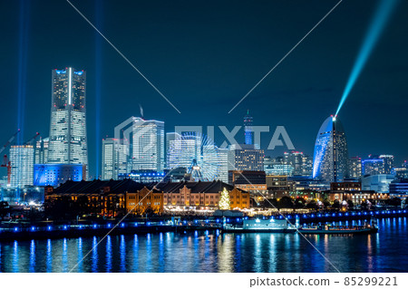 Night view of Minato Mirai lit throughout the building as seen from Osanbashi, Yokohama City, Kanagawa Prefecture Night view of Minato Mirai lit throughout the building as seen from Osanbashi, Yokohama City, Kanagawa Prefecture 85299221