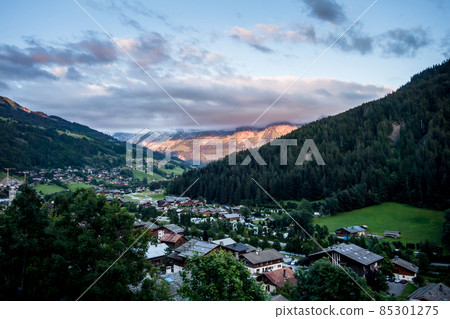 Sunset on The Grand-Bornand village and the Aravis mountain range Sunset on The Grand-Bornand village and the Aravis mountain range 85301275