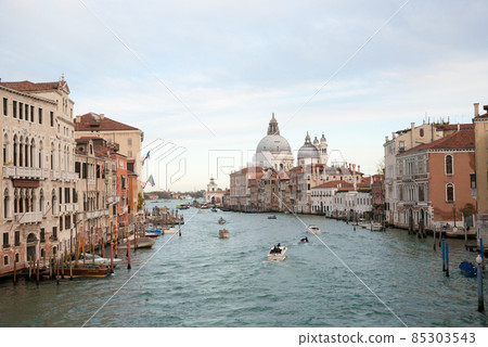 Canal Grande view from bridge of the academy, Venice. 85303543