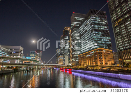 從田代橋看中之島的冬夜夜景 從田代橋看中之島的冬夜夜景 85303578
