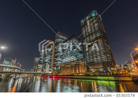 Winter night view of Nakanoshima seen from Tayobashi 85303579