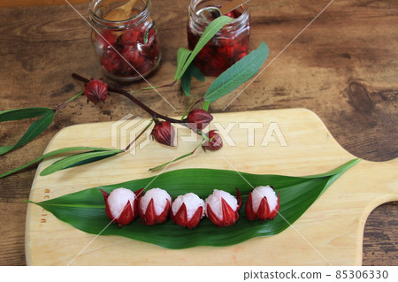 Hibiscus Roselle Temari Sushi Hibiscus Roselle Temari Sushi 85306330