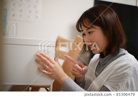 母親採取安全措施 母親採取安全措施 85306479