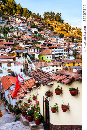 View of the old town of Cusco in Peru 85307343