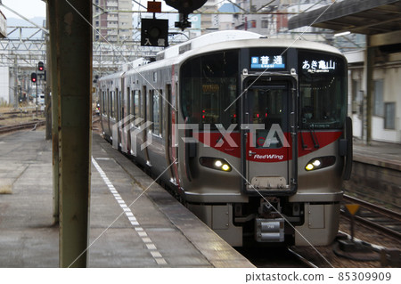 [JR-B] Kabe Line 227 series (2-car train: Hiroshima ⇔ Aki-Kameyama) 85309909