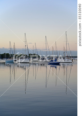 Moored sailboats off Coconut Grove in predawn light. Moored sailboats off Coconut Grove in predawn light. 85310040