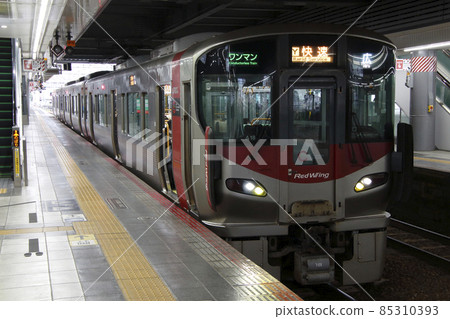 [JR-Y] Kure Line 227 Series Rapid Akiji Liner (One-man operation 3-car train: Hiroyuki) 85310393