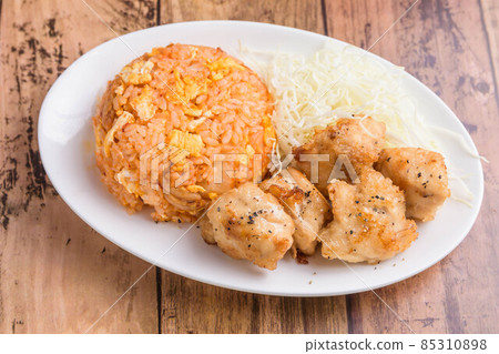 炸雞泡菜炒飯 炸雞泡菜炒飯 85310898