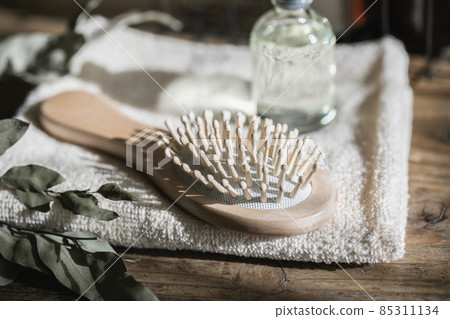 Wooden hairbrush Hair care image material Wooden hairbrush Hair care image material 85311134