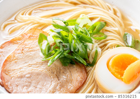 Tonkotsu ramen up. Tonkotsu ramen up. 85316215