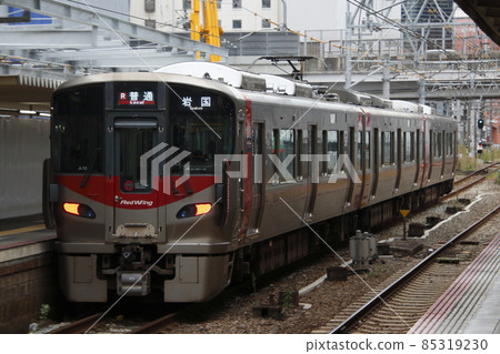 [JR-R] Sanyo Main Line 227 series (3-car train: Mihara ⇔ Hiroshima ⇔ Iwakuni) 85319230