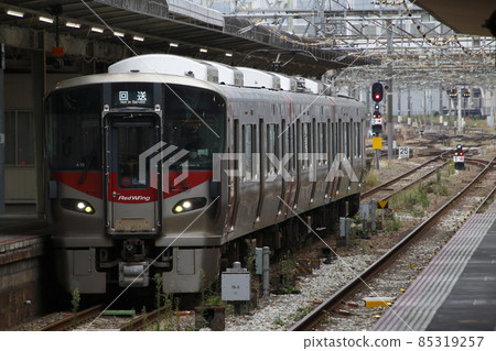 在廣島地區運行的227系列列車(無頭列車) 在廣島地區運行的227系列列車(無頭列車) 85319257