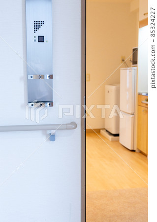 長者一室公寓，家具出租 85324227