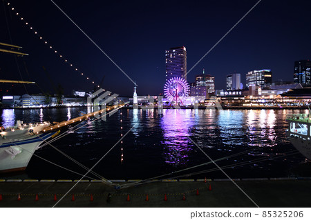 Night view of Nippon Maru and Mosaic Big Ferris from the Oriental Hotel Night view of Nippon Maru and Mosaic Big Ferris from the Oriental Hotel 85325206