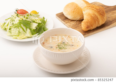 Clam chowder breakfast image 85325247