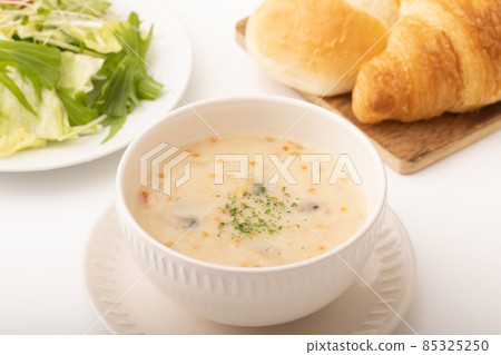 Clam chowder breakfast image 85325250
