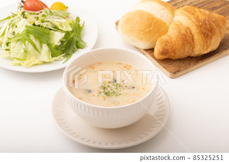 Clam chowder breakfast image 85325251