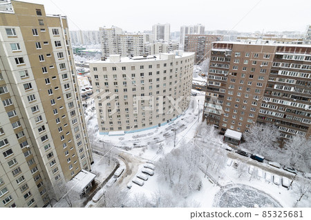 Yard during heavy snow in Moscow, Russia. Top view 85325681