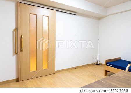 一室公寓的室內 85325986