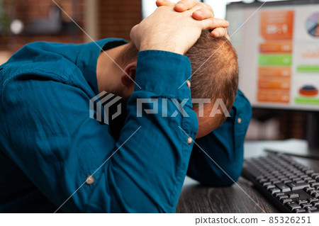 Pensive concentrated businessman brainstorming project ideas working at company presentation 85326251